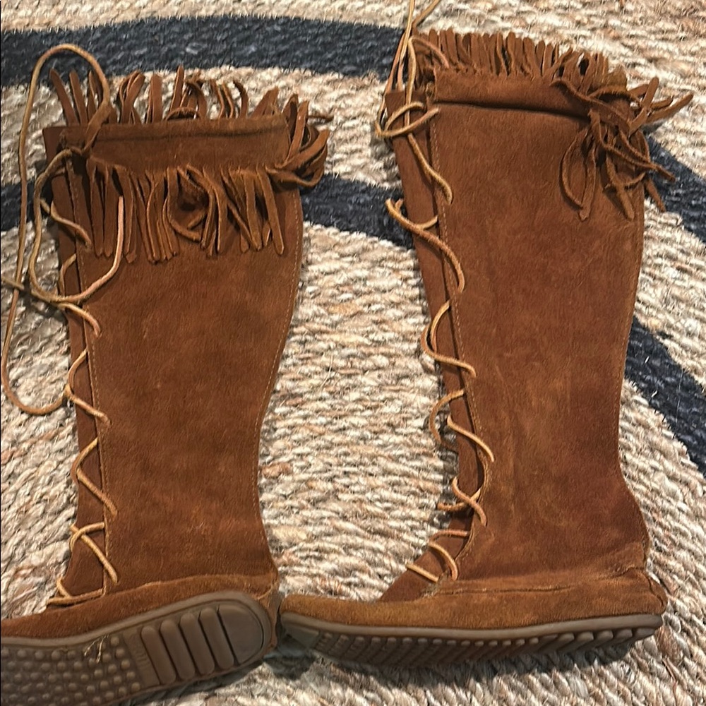 Minnetonka Brown Moccasin Fringe Boots - Picture 5 of 5